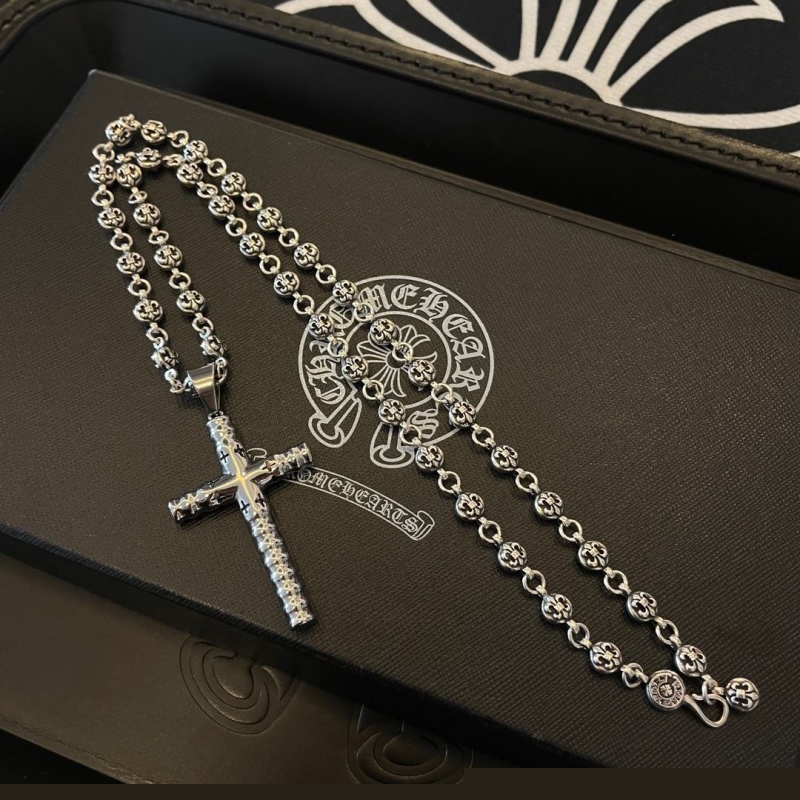 Ch**me He**ts necklaces